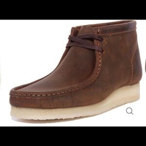 Clarks original wallabee boots for men size 8.5‎